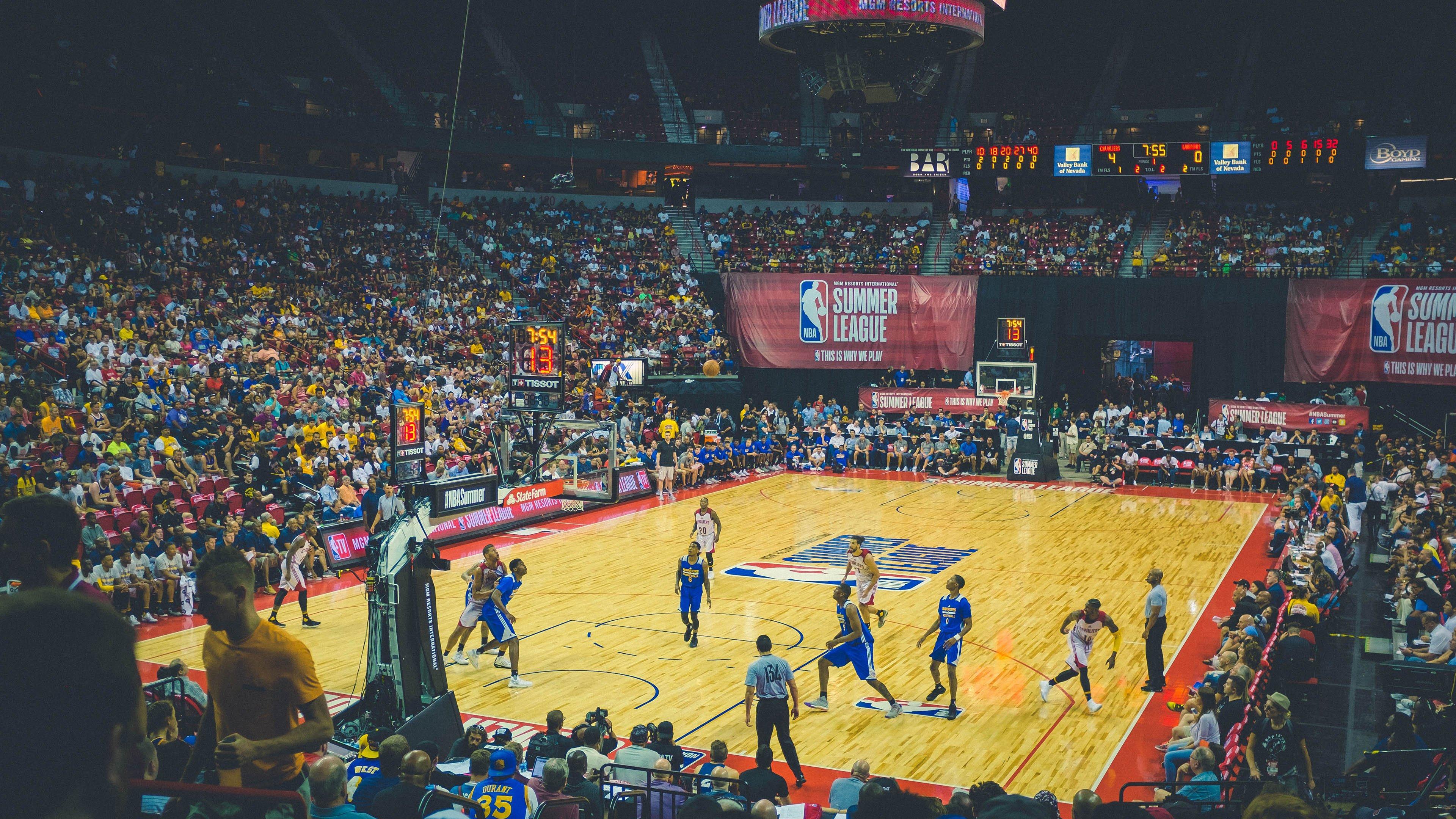 央5直播中国男篮23点首秀！12人名单惹争议，PK沙特剑指开门红