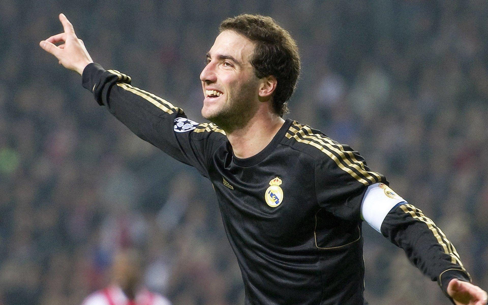 4比1冲垮红色公牛 新米兰 老米兰=疯狂米兰！